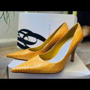 Nine West pump